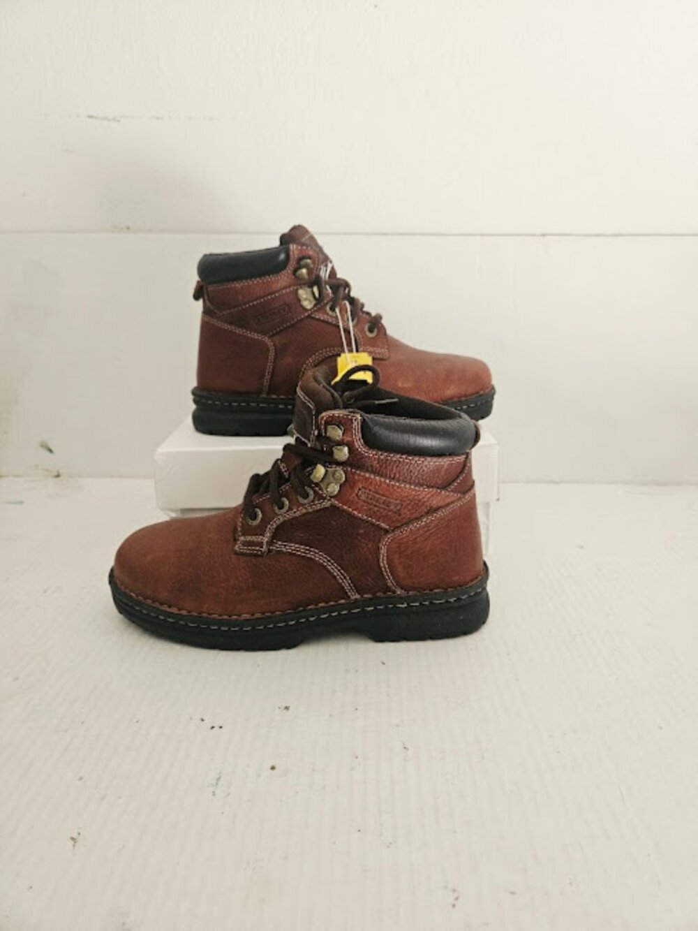 Stanley Men’s Leather Work Shoes Brown Size 6.5 Safety/Utility Style